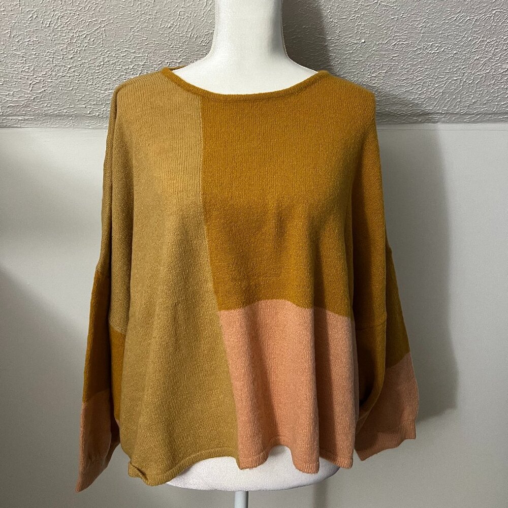 NWT Olivaceous Colorblock Sweater - Size Small - Oversized Style